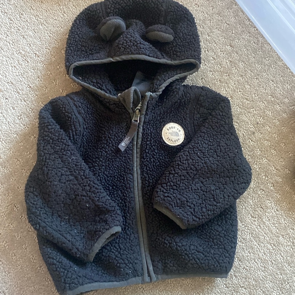 Cutest north face black fleece